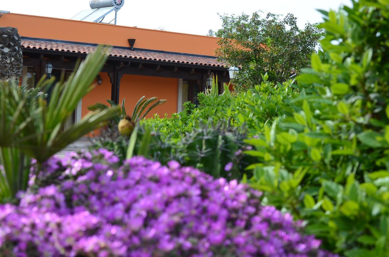 Gasthaus Relais La Giara Manduria Exterior foto